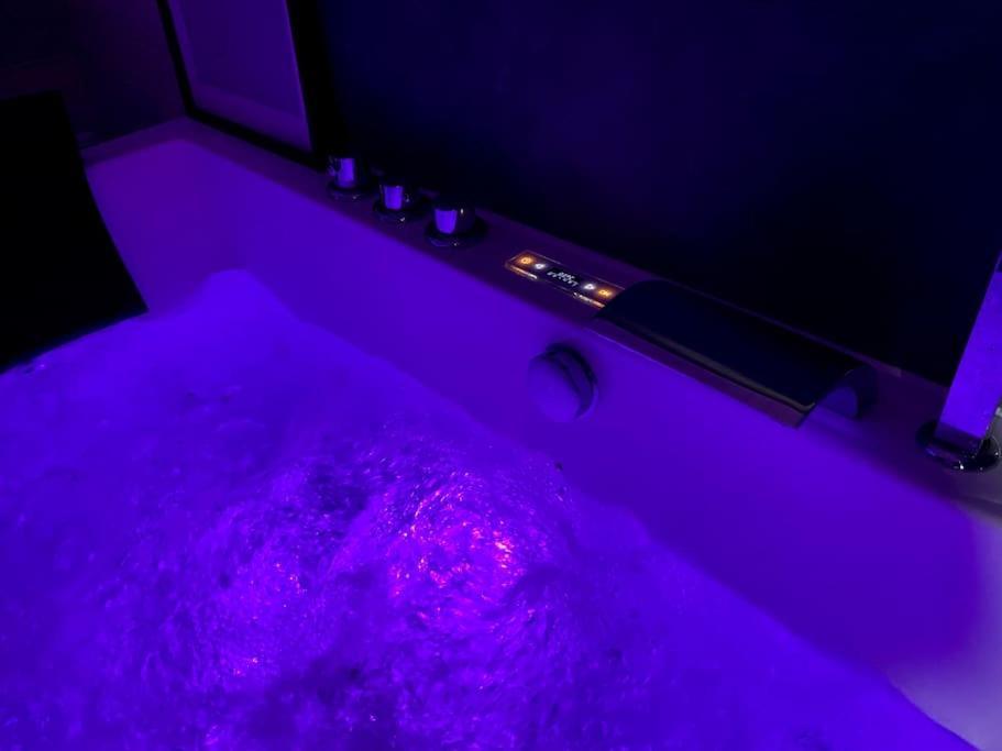 Loft Romantique - Balneo - Billard - Massage *