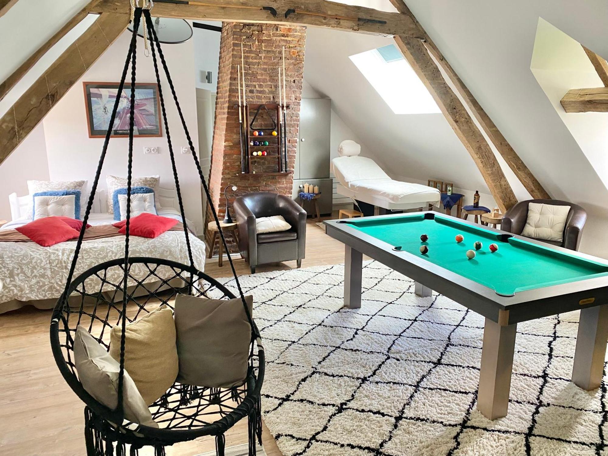 Apartment Loft Romantique - Balneo - Billard - Massage