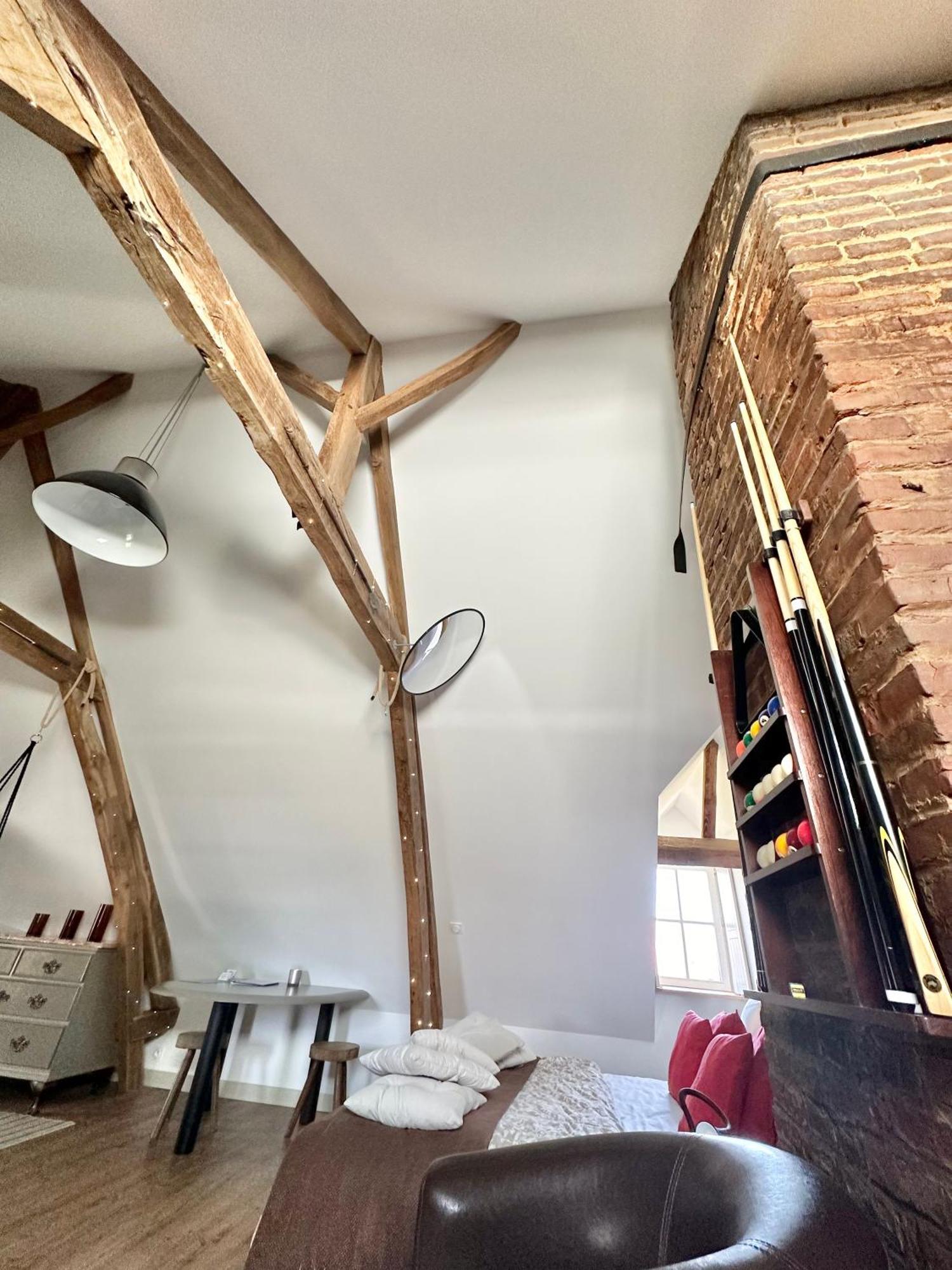 Loft Romantique - Balneo - Billard - Massage Apartment