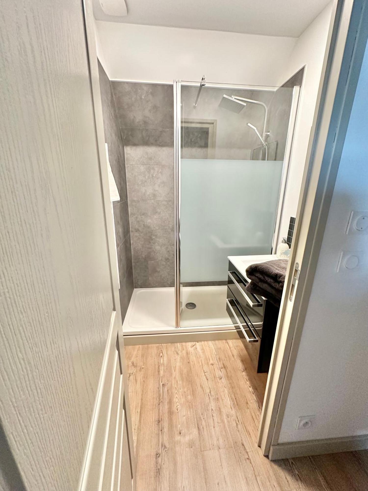 Loft Romantique - Balneo - Billard - Massage Apartment